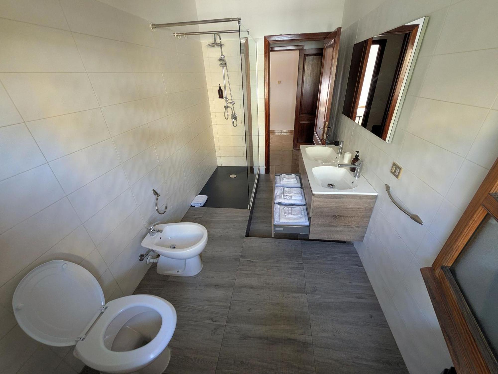 House Riky Apartment Assemini Bagian luar foto